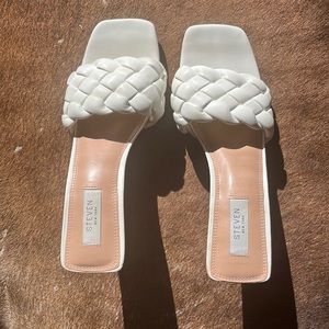 NWT Steven Heels